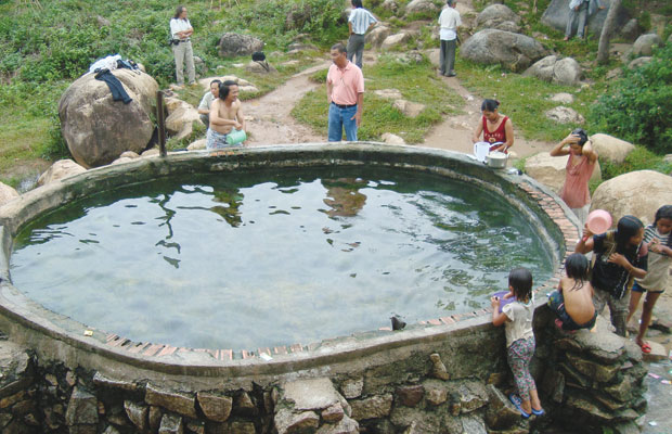 Đại lý vé máy bay giá rẻ tại huyện Đam Rông